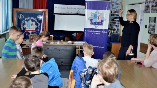 Tczew - Przedszkolaki z wizytą na komendzie