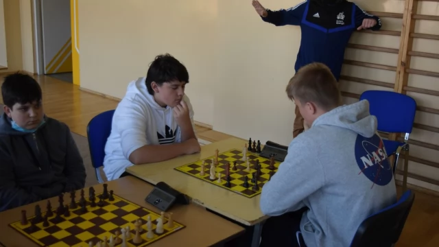 Tczew - Powiatowe Igrzyska Dzieci oraz Igrzyska Młodzieży Szkolnej w szachach drużynowych