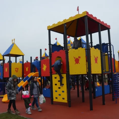 Tczew - Dzieci z Tczewa dostały na Mikołajki plac zabaw