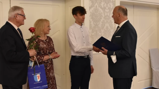 Tczew - I Gala "Absolwent Roku" - najlepsi uczniowie wyróżnieni