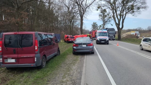 Tczew - Zabagno. Trzy osoby nie żyją po wypadku na "22" [AKTUALIZACJA]