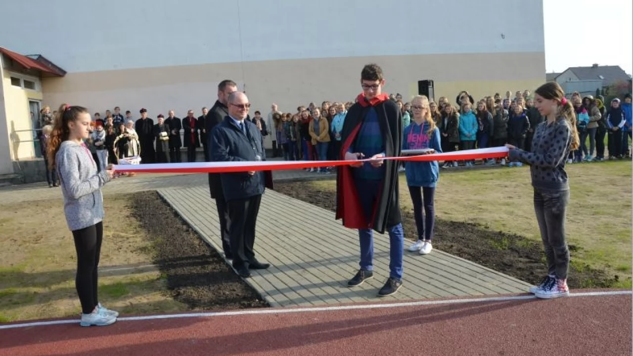 Tczew - Gimnazjaliści z "trójki" mają już  lekkoatletyczne boisko