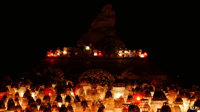 Tczew - Cmentarz nocą z dnia 1.11.2016 - godz. 23 [FOTO] [bez komentarza]