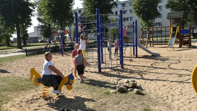 Tczew - Nowe urządzenia na placach zabaw