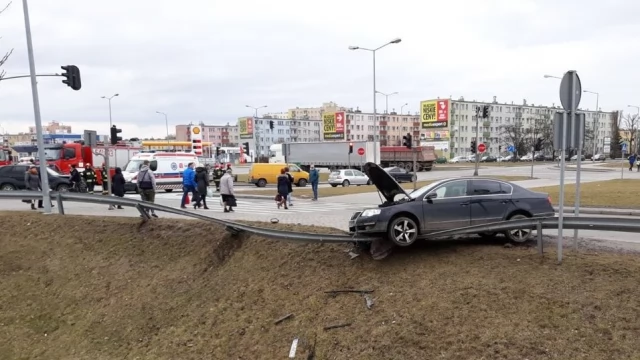Tczew - Wypadek na al. Solidarności. Są utrudnienia w ruchu [wideo]