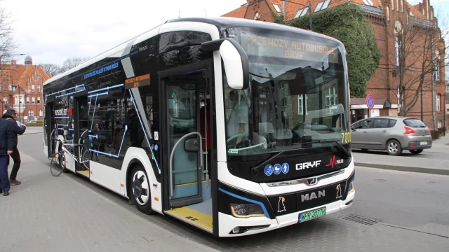 Tczew - Autobus za 2,3 mln zł testowany na ulicach Tczewa