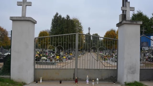 Tczew - Dzień Zaduszny - ostatni dzień zamknięcia cmentarzy
