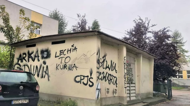 Tczew - Zamiast niszczyć mienie, jedź na mecz i dopinguj