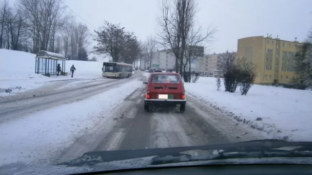 Tczew - Trudne warunki na drogach. Na jutro synoptycy też zapowiadają zawieje i zamiecie
