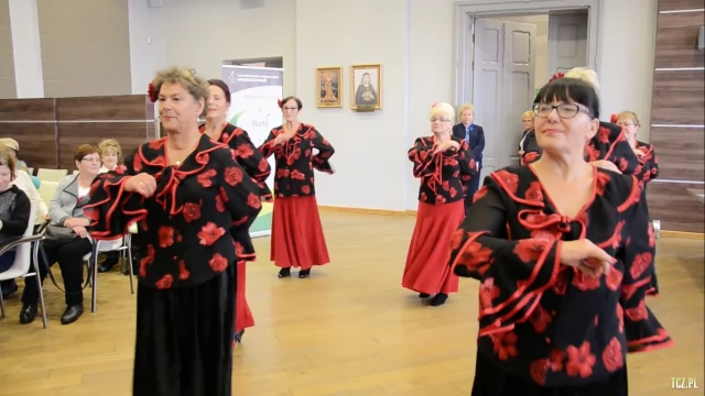 Tczew - Tczewscy seniorzy mają wigor! Flamenco na Międzynarodowy Dzień Osób Starszych 
