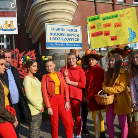 Tczew - Manifest przeciwko marnowaniu jedzenia w Tczewie