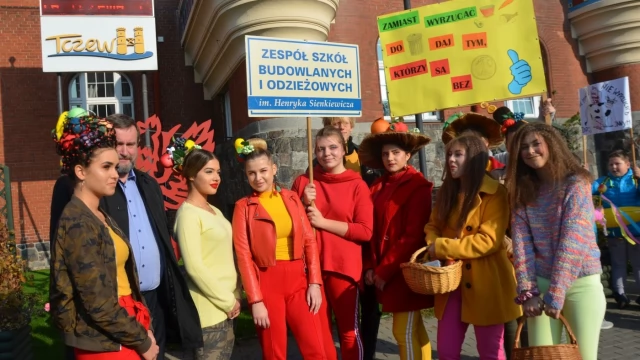 Tczew - Manifest przeciwko marnowaniu jedzenia w Tczewie
