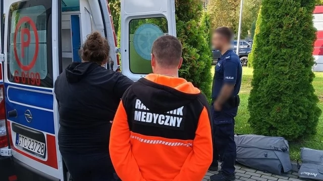 Tczew - Policjanci szkolili ratowników medycznych z zasad bezpieczeństwa i samoobrony