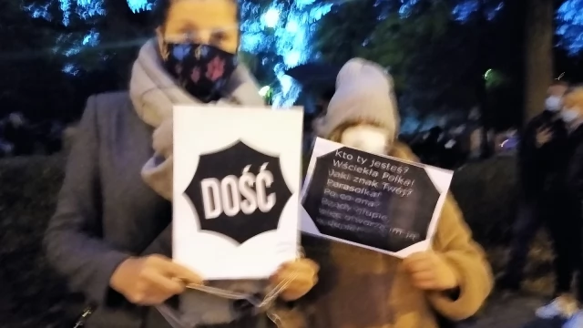 Tczew - Tłumy na ulicach Tczewa. Protest przeciw decyzji TK #PiekłoKobiet