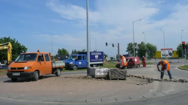 Tczew - Ul. Nowosuchostrzycka. Roboty ziemne, kanalizacja, układanie sieci