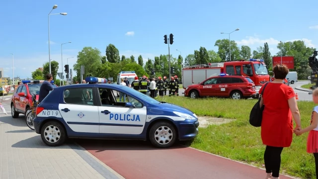 Tczew - Wypadek na skrzyżowaniu al. Solidarności i Woj. Polskiego. Są ranni