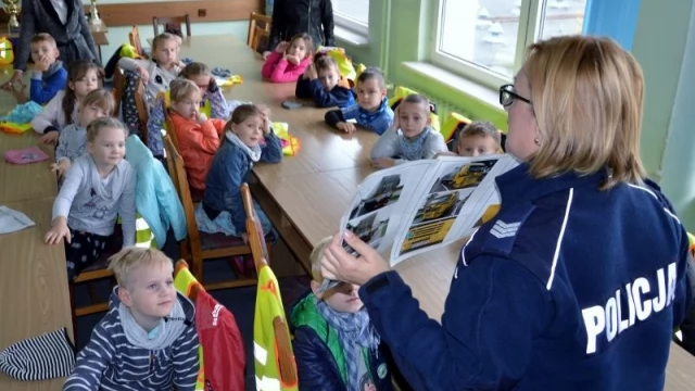Tczew - Przedszkolaki z wizytą na komendzie