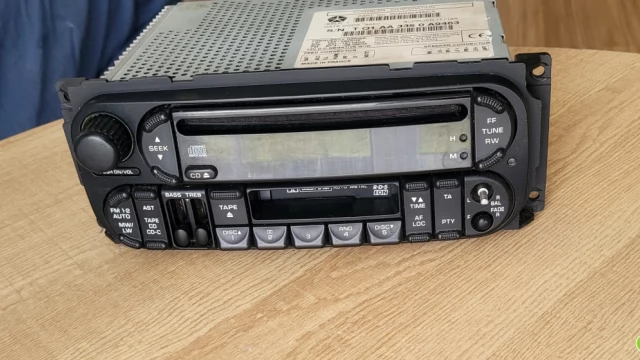 Tczew - Radio Chrysler PT Cruiser, Voyager, Jeep Cherokee