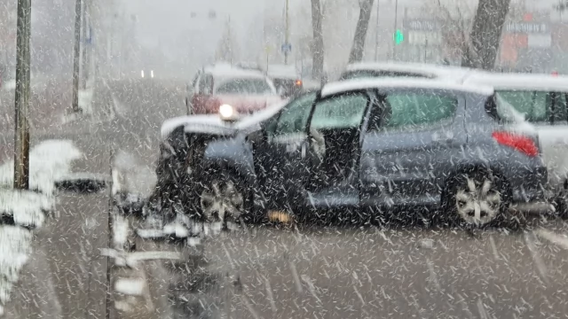 Tczew - Na Kociewie przyszła zima. Kolizja na Armii Krajowej