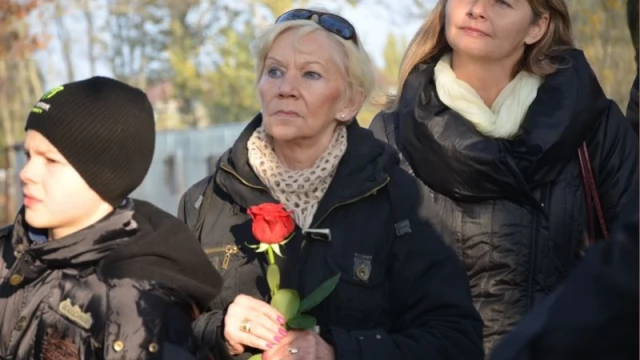 Tczew - Upamiętnili jeńców wojennych pochowanych na Suchostrzygach