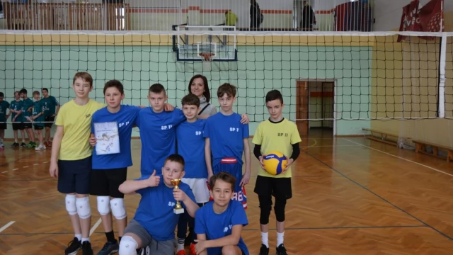 Tczew - Mistrzostwa Miasta Tczewa w Piłce Siatkowej "czwórki" dziewcząt i chłopców