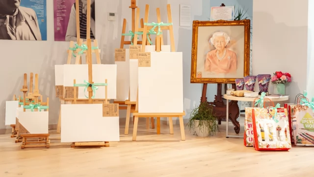 Tczew - Sportretowali mamy - wzruszająca wystawa w MBP