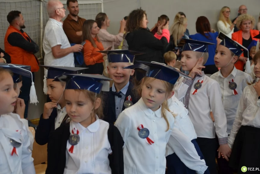 Tczew - Pasowanie na ucznia w Szkole Podstawowej nr 4