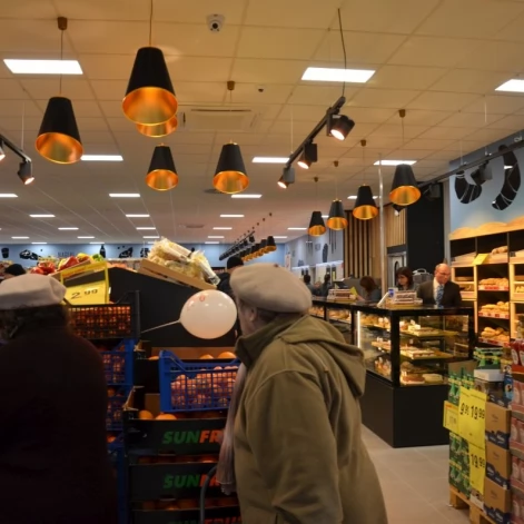 Tczew - Zakończyła się przebudowa minicentrum handlowego na  Suchostrzygach
