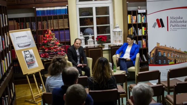 Tczew - Tomasz Hildebrandt o swojej nowej powieści "Czerwony szkwał"