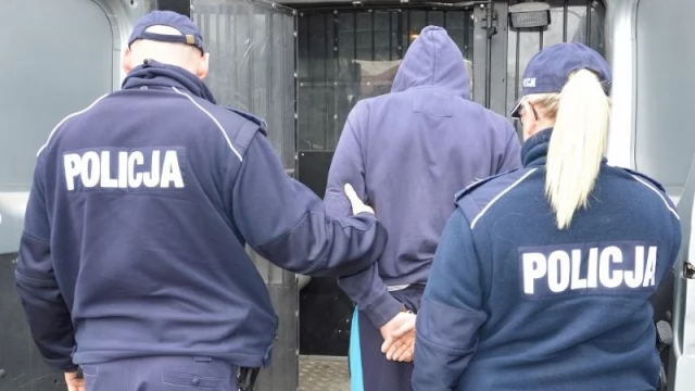Tczew - Policjanci odzyskali skradzione auta. W środku narkotyki