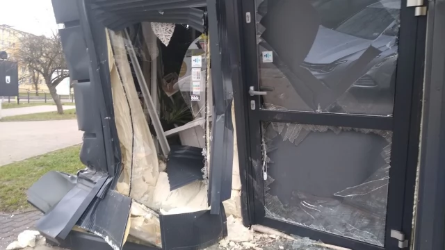 Tczew - Ciągnikiem w kwiaciarnię. Groźna kolizja na Gdańskiej