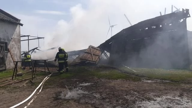 Tczew - Jedenaście zastępów straży gasiło pożar w Pomyjach