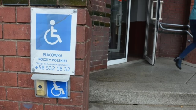Tczew - "Powiedzieli mi, że nie ma podjazdu, bo to zabytkowy budynek"