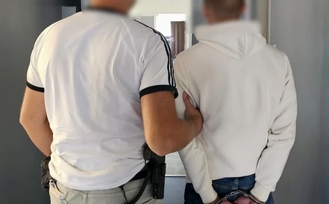 Tczew - KPP Tczew: 30-latek ukradzione tablice rejestracyjne wykorzystał do kradzieży paliwa o wartości 2400 złotych