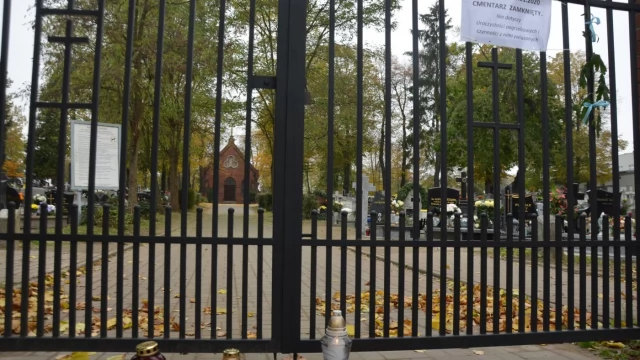 Tczew - Dzień Zaduszny - ostatni dzień zamknięcia cmentarzy