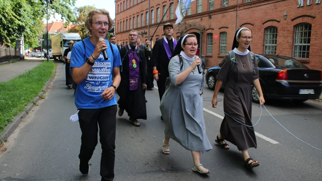 Tczew - Pielgrzymka idzie do Częstochowy. Ze względu na COVID jest inna niż zwykle