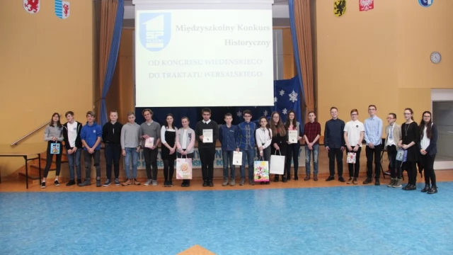 Tczew - Uczniowie "jedynki" sprawdzali wiedzę z historii