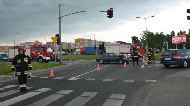 Tczew - Duże utrudnienia - wypadek w okolicy ronda Jana Pawła II. Wcześniej w Subkowach
