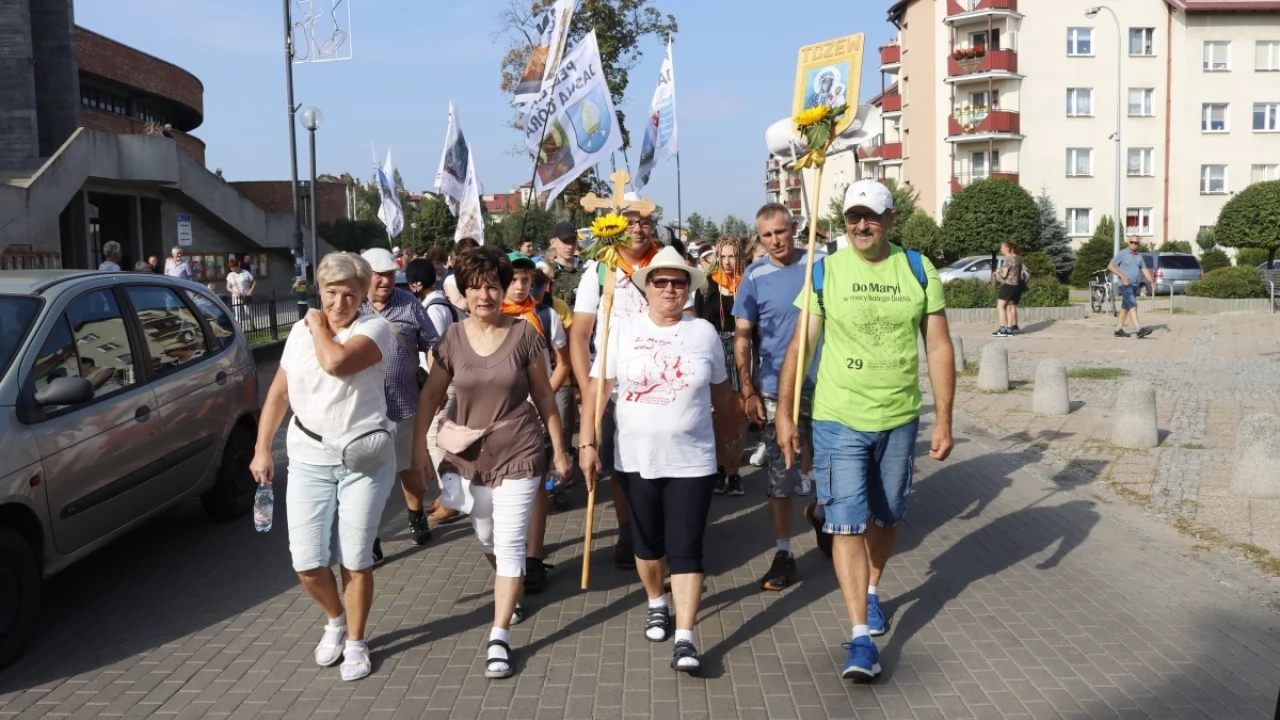 Tczew - Tczewska pielgrzymka wyruszyła na Jasną Górę