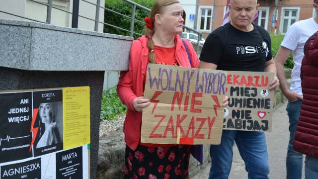 Tczew - "Ani jednej więcej". Demonstracja Strajku Kobiet w Tczewie