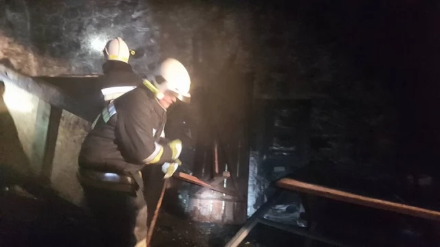 Tczew - Pożar na zamku w Gniewie. Dzięki strażakom nie wybuchły butle z gazem