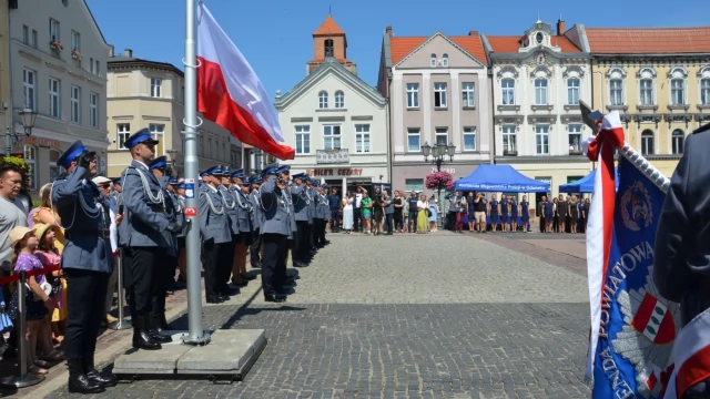 Tczew - Policjanci z całego województwa świętowali w Tczewie