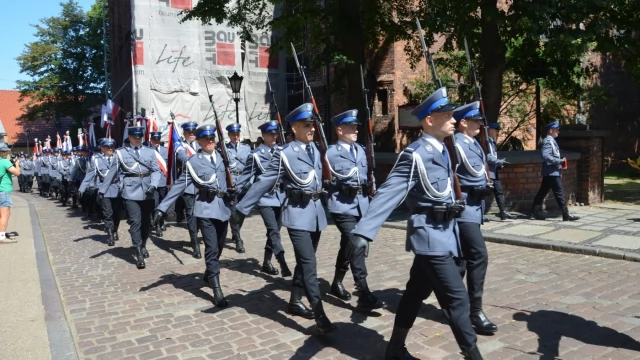 Tczew - Policjanci z całego województwa świętowali w Tczewie