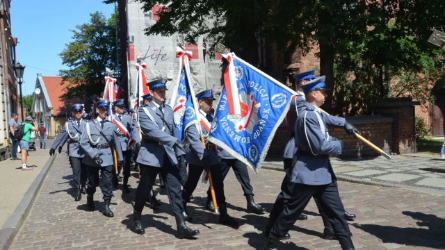 Tczew - Policjanci z całego województwa świętowali w Tczewie