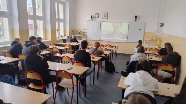 Tczew - Rozmowy o przemocy z uczniami "Sambora" - policjantka o odpowiedzialności i emocjach