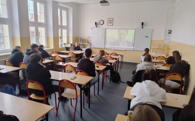 Tczew - Rozmowy o przemocy z uczniami "Sambora" - policjantka o odpowiedzialności i emocjach