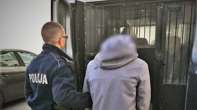 Tczew - Osiemnasto- i dziewiętnastolatek usłyszeli zarzuty przestępczości narkotykowej