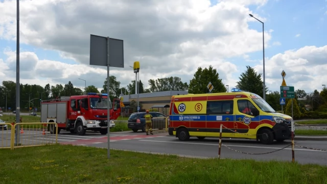 Tczew - Auto wjechało w grupę osób na przejściu