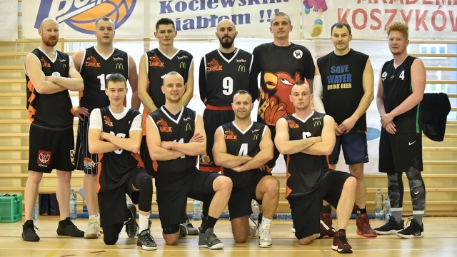 Tczew - Mecz Gwiazd zakończył jubileuszową X edycję Tczewskiej Amatorskiej Ligi Koszykówki