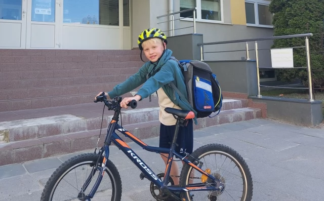 Tczew - Kampania MIŁO! w mieście - uczniowie i przedszkolaki na hulajnogach i rowerach